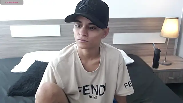 Liiamthompson online show from November 4, 11:58 am