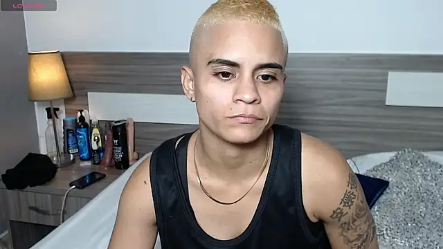 Liiamthompson online show from January 8, 10:27 pm