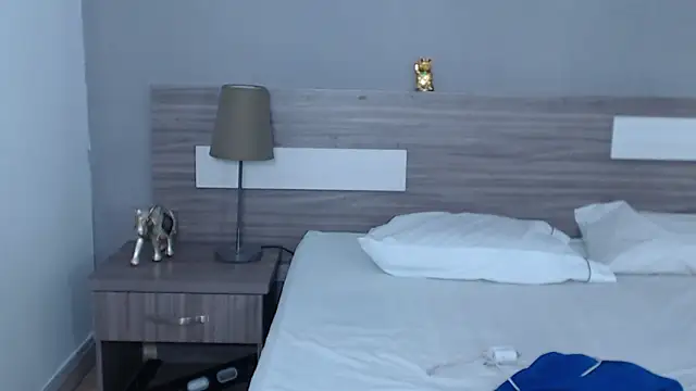 Liiamthompson online show from September 29, 10:48 pm