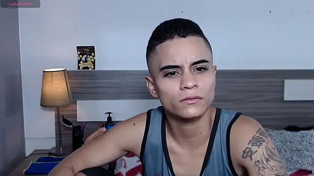 Liiamthompson online show from November 23, 9:30 am