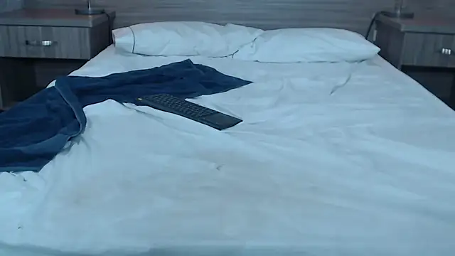 Liiamthompson online show from September 22, 9:21 pm