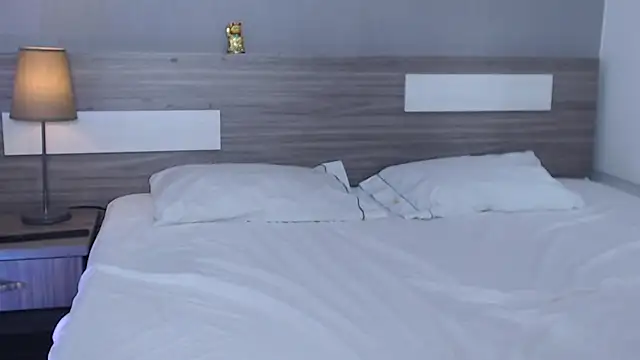 Liiamthompson online show from September 26, 11:28 am