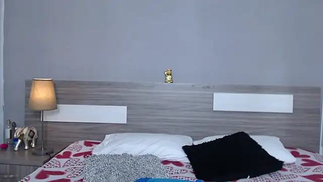 Liiamthompson online show from October 19, 11:02 am