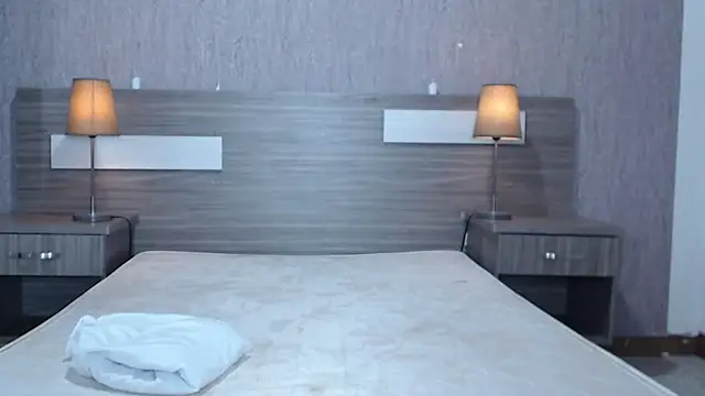 Liiamthompson online show from September 20, 8:52 am