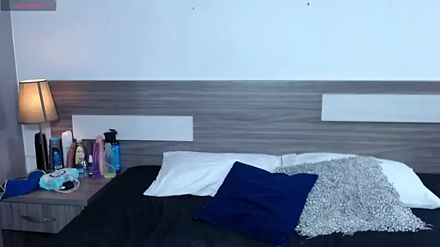 Liiamthompson online show from January 7, 9:58 am