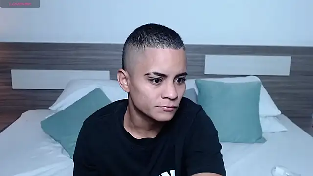 Liiamthompson online show from March 24, 9:31 am