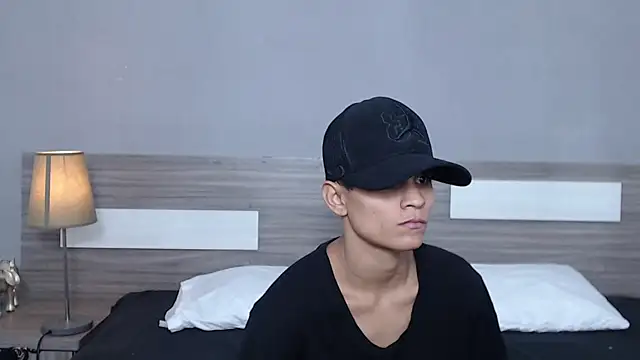 Liiamthompson online show from October 7, 1:12 pm