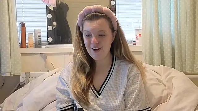 Demi WelshX online show from November 20, 9:54 am