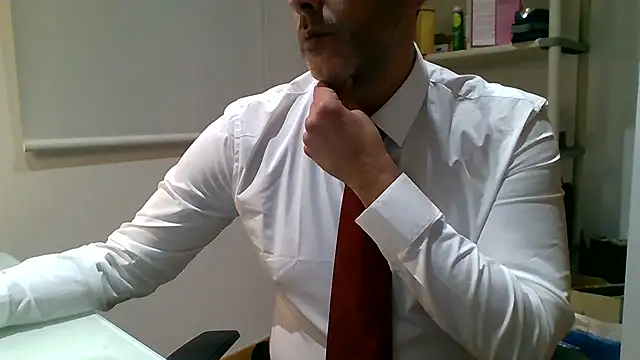 66MA69 online show from November 27, 9:15 pm