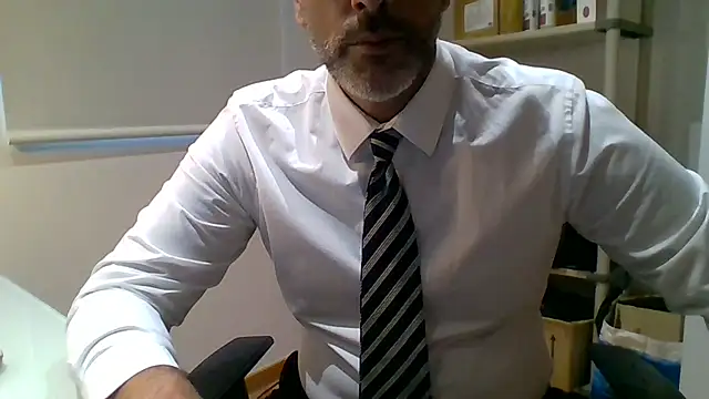 66MA69 online show from November 1, 8:30 am