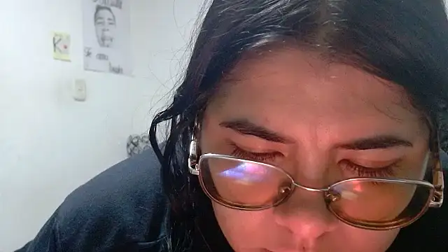 Snapshot of viccky_vick chatting on June 9, 9:49 pm viccky vick online show from June 9, 9:49 pm