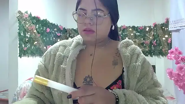 Snapshot of viccky_vick chatting on November 30, 4:57 am viccky vick online show from November 30, 4:57 am