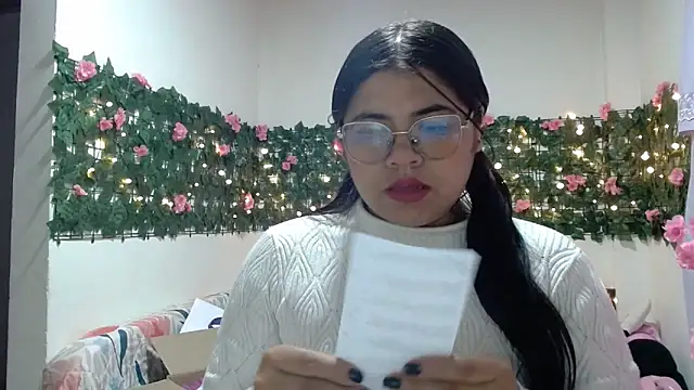 Snapshot of viccky_vick chatting on November 23, 1:37 am viccky vick online show from November 23, 1:37 am