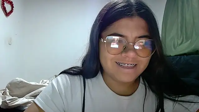 Snapshot of viccky_vick chatting on October 28, 11:58 pm viccky vick online show from October 28, 11:58 pm