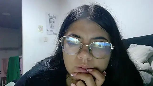 Snapshot of viccky_vick chatting on June 17, 3:06 am viccky vick online show from June 17, 3:06 am