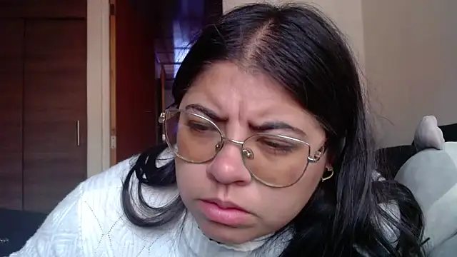 viccky vick online show from December 17, 9:31 pm