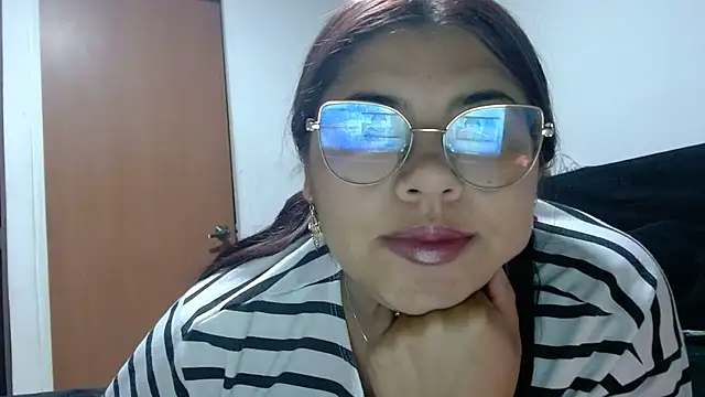 viccky vick online show from February 14, 2:12 am