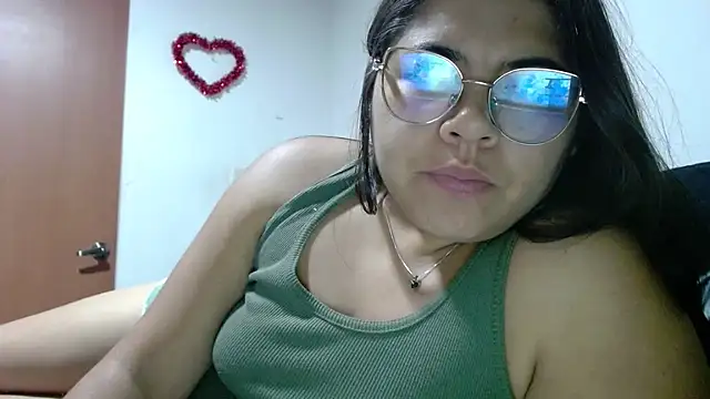 Snapshot of viccky_vick chatting on October 23, 2:32 am viccky vick online show from October 23, 2:32 am