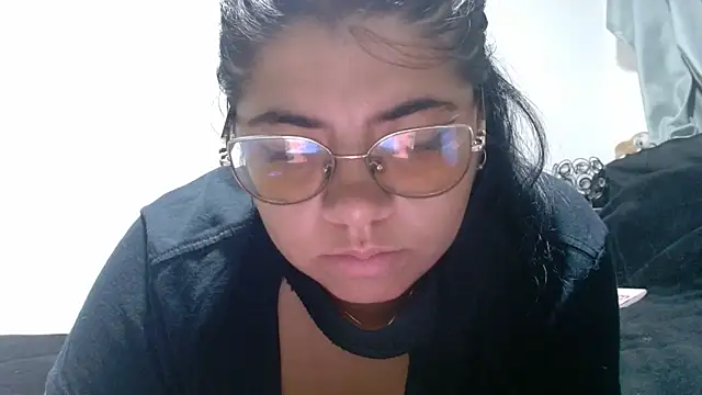 viccky vick online show from April 17, 2:03 am