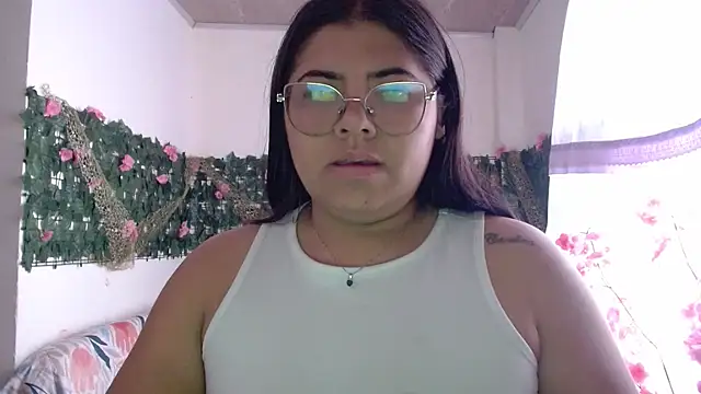 Snapshot of viccky_vick chatting on December 15, 4:46 pm viccky vick online show from December 15, 4:46 pm