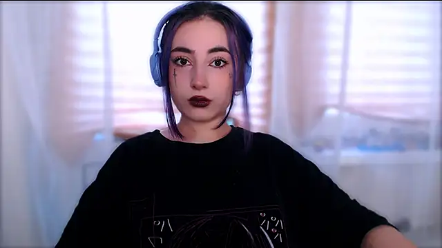 Snapshot of purplewitch chatting on November 16, 7:24 am purplewitch online show from November 16, 7:24 am