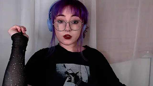 purplewitch online show from February 3, 12:21 am