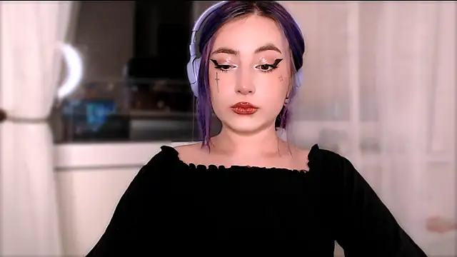 Snapshot of purplewitch chatting on October 14, 7:36 pm purplewitch online show from October 14, 7:36 pm