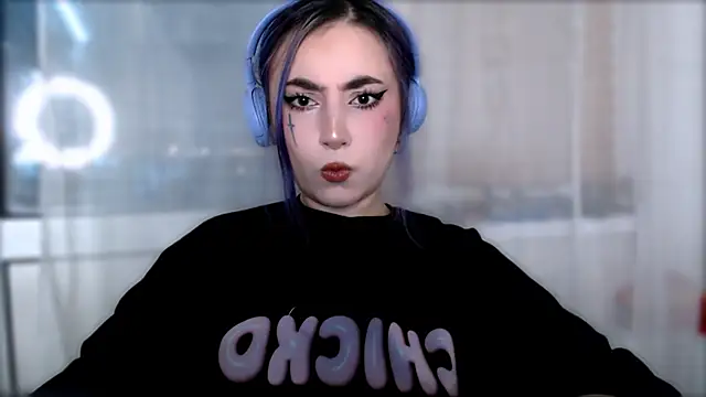 Snapshot of purplewitch chatting on November 20, 8:31 pm purplewitch online show from November 20, 8:31 pm