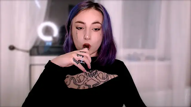 Snapshot of purplewitch chatting on October 21, 8:08 pm purplewitch online show from October 21, 8:08 pm
