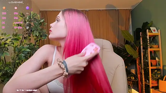 Gretchen Mol online show from December 16, 7:45 am