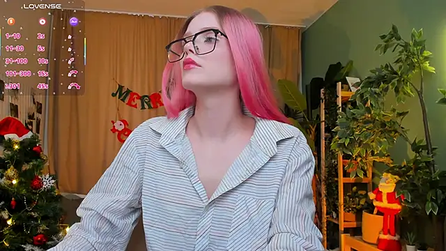 Gretchen Mol online show from December 20, 7:33 am