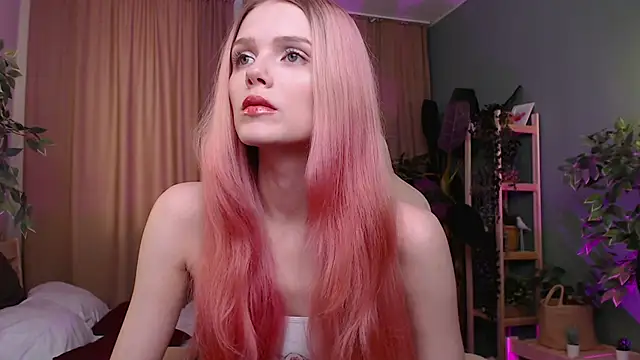 Gretchen Mol online show from November 14, 7:34 am