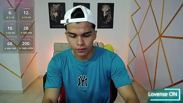 Snapshot of Dwayne_Brown chatting on February 26, 1:22 pm Dwayne Brown online show from February 26, 1:22 pm