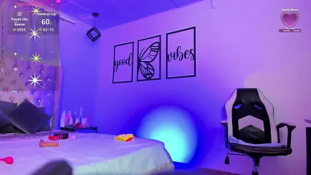 nicolee millerr online show from January 7, 12:43 pm