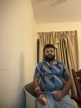 SoloChill online show from April 27, 10:30 pm
