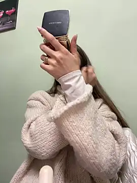 Snapshot of Anya-Ray chatting on February 11, 12:15 pm Anya-Ray online show from February 11, 12:15 pm