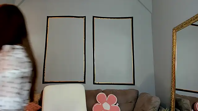 Anya-Ray online show from April 4, 11:50 am