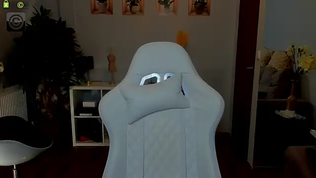 Snapshot of Anya-Ray chatting on November 9, 1:37 pm Anya-Ray online show from November 9, 1:37 pm