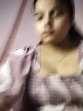 Snapshot of RAYI_123 chatting on June 24, 2:04 pm RAYI 123 online show from June 24, 2:04 pm