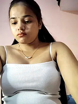 Snapshot of RAYI_123 chatting on May 6, 5:55 am RAYI 123 online show from May 6, 5:55 am