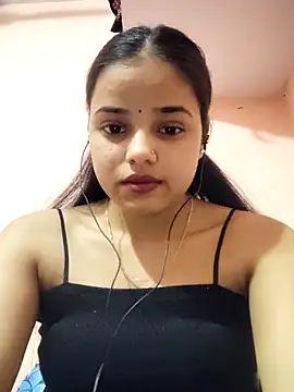 Snapshot of RAYI_123 chatting on February 13, 6:35 am RAYI 123 online show from February 13, 6:35 am