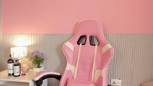 yeikafoxy online show from April 4, 11:39 am