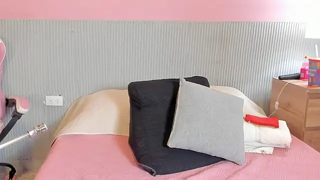 yeikafoxy online show from March 21, 10:52 am