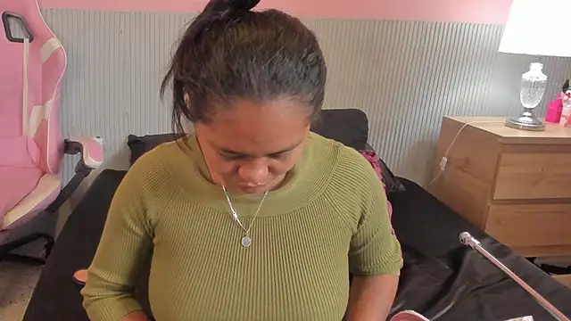 yeikafoxy online show from April 1, 11:33 am