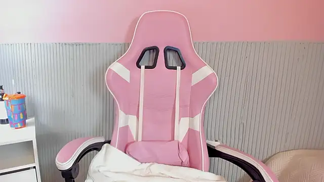 yeikafoxy online show from March 3, 11:28 am