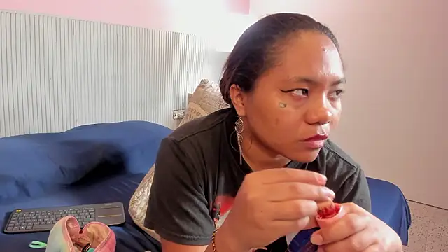 yeikafoxy online show from March 7, 11:16 am