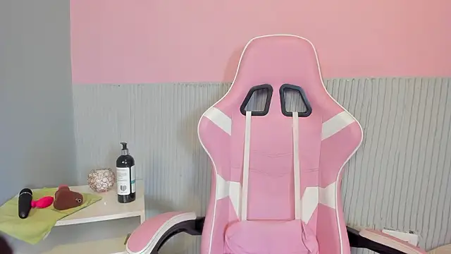 yeikafoxy online show from March 15, 11:28 am