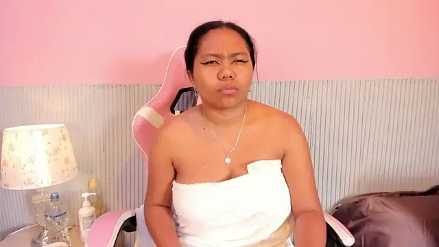 yeikafoxy online show from November 1, 10:20 am