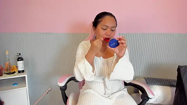 yeikafoxy online show from February 25, 11:10 am