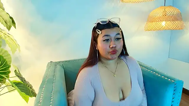 Snapshot of Charlotte_Baker19 chatting on February 26, 8:04 pm Charlotte Baker19 online show from February 26, 8:04 pm